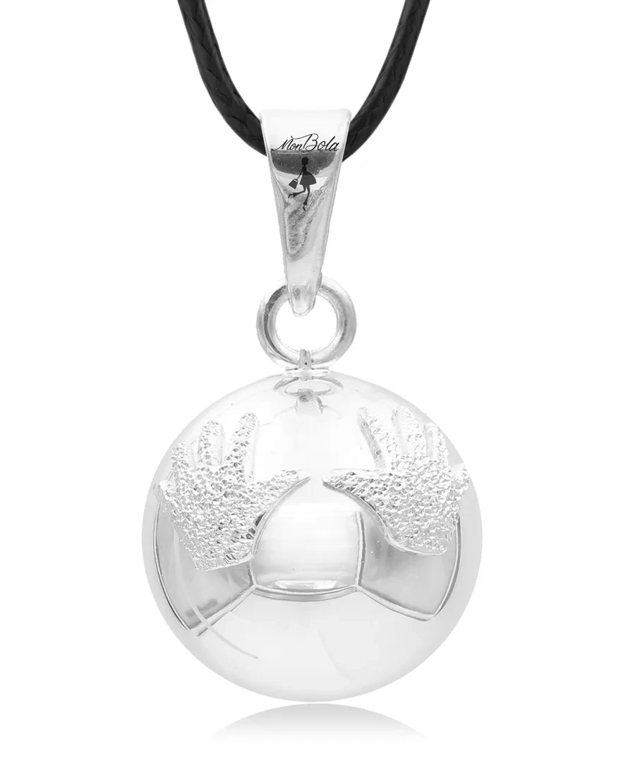 Petites Mains Brillantes, bola de grossesse