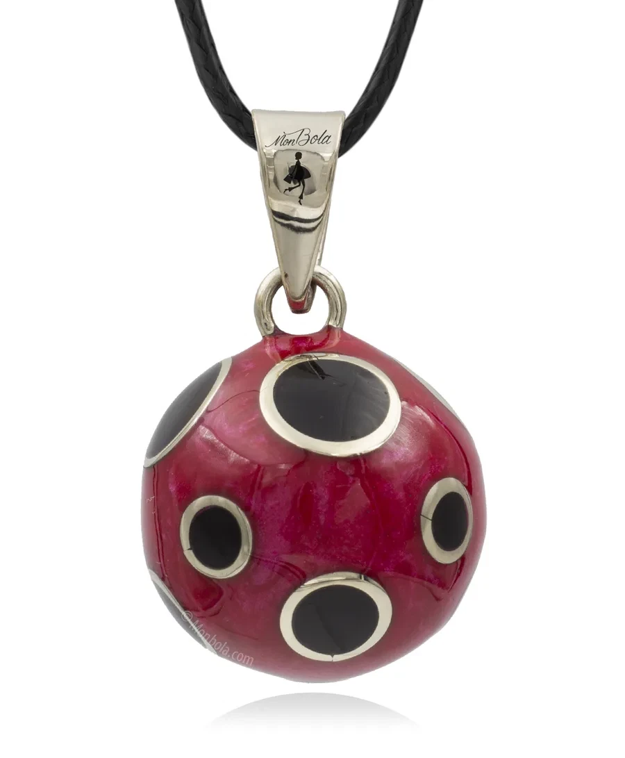 Rouge Pois Noir, bola de grossesse